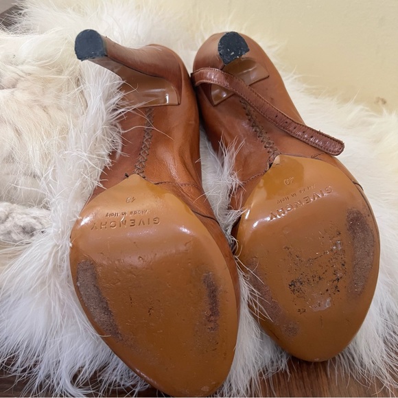 Givenchy Tan Leather Stilettos - Picture 8 of 16
